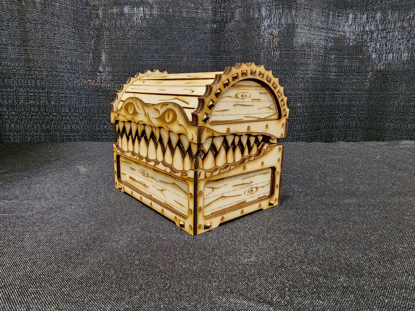 Mimic Dice Chest